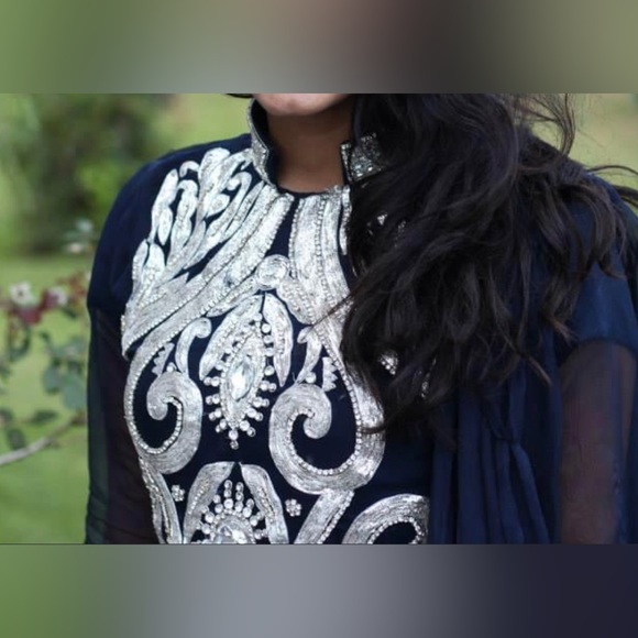 Dark blue and silver small dress - Picture 4 of 9